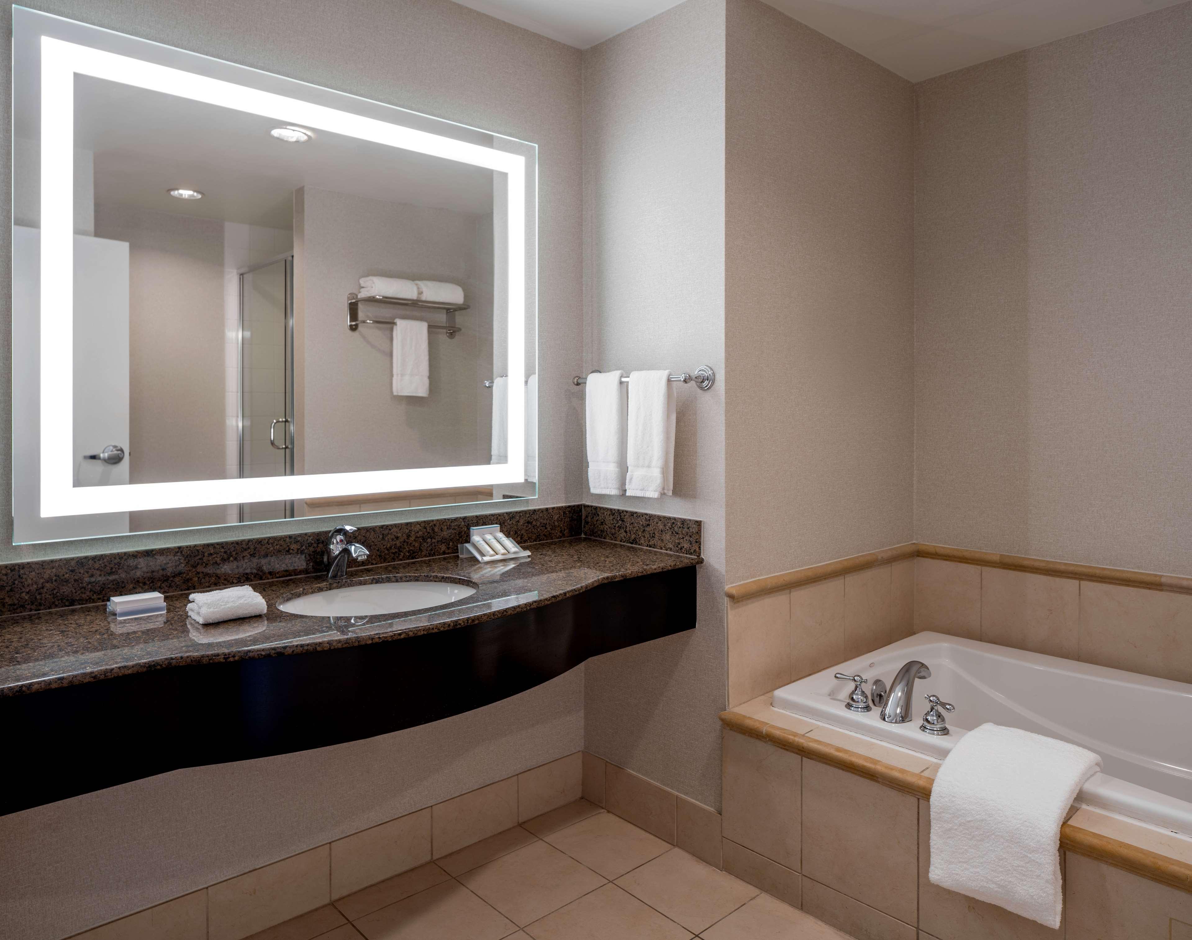 Hilton Garden Inn Jackson Downtown Екстер'єр фото