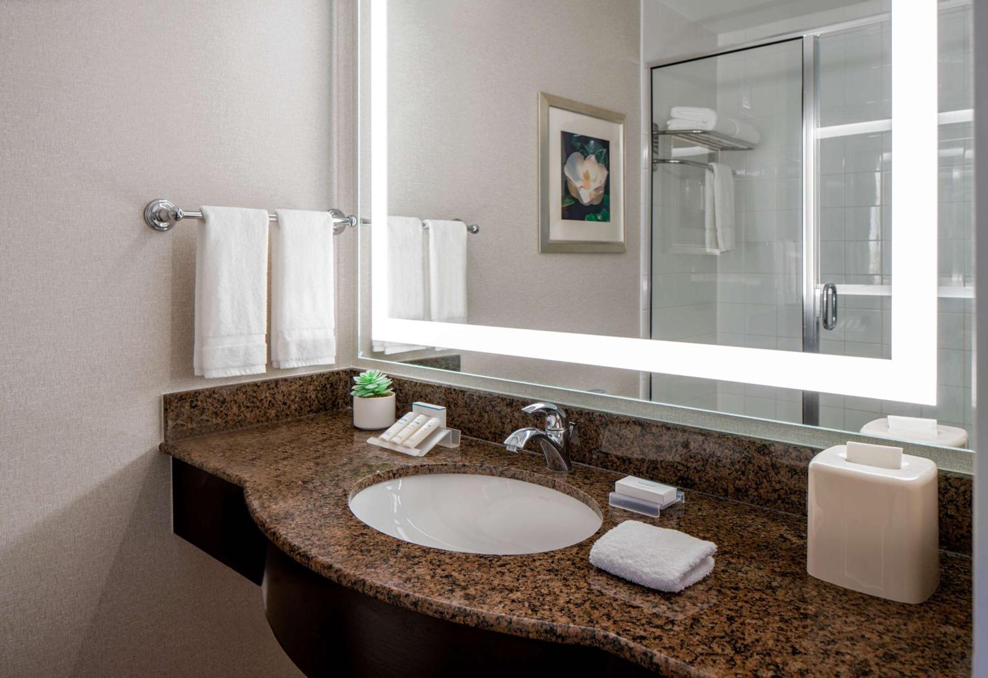 Hilton Garden Inn Jackson Downtown Екстер'єр фото